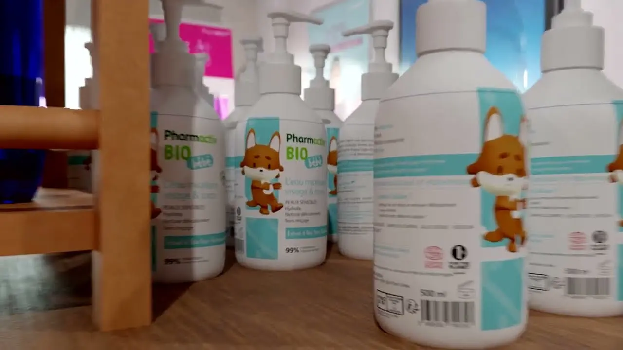 Gamme de soins avec une mascotte renard en 3D, image du projet Léonard.
